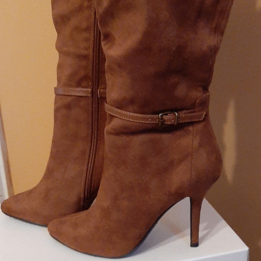 Boots - Picture 2 of 3